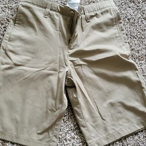 Boys under armour size 12 golf shorts